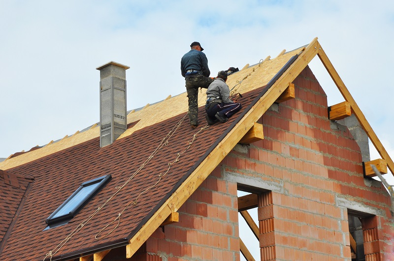  Things Roofing Specialists Do to Protect Themselves While Working