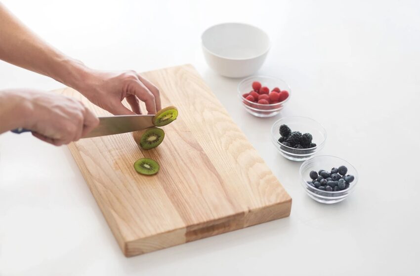  Choosing the Proper Cutting Board