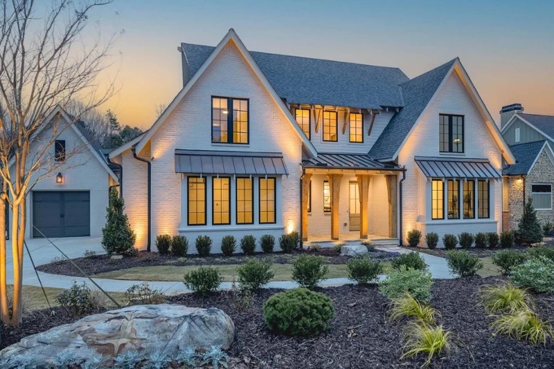 From Vision to Reality: How Custom Home Builders in Atlanta Bring Your Dream Décor to Life