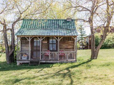 How to DIY Your Log Retreat on a Budget