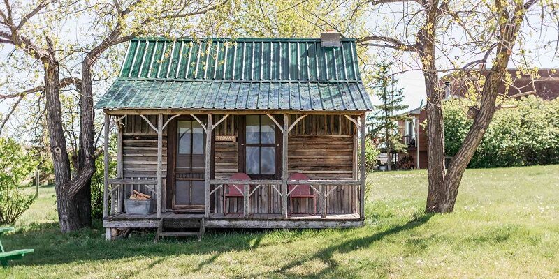 How to DIY Your Log Retreat on a Budget